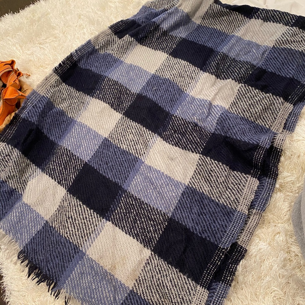 Boutique wrap scarf
